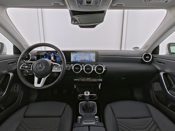 Mercedes-Benz CLA 180 100 kW image number 4