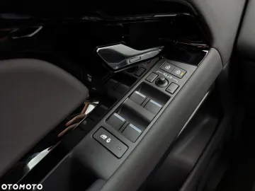Car image 38