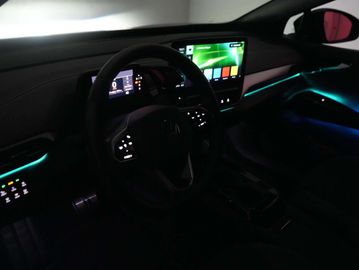 Car image 32