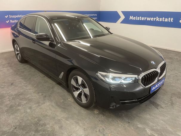 BMW 520d xDrive 140 kW image number 2