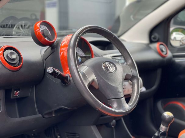 Toyota Aygo 50 kW image number 7