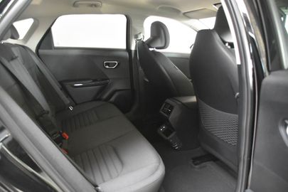 Car image 28