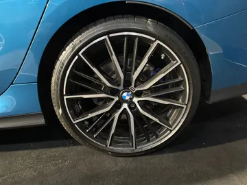 Car image 29