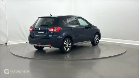 Car image 5