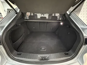 Car image 48