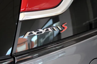 Car image 33
