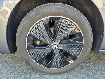 Car image 31