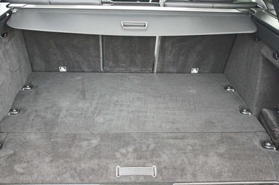 Car image 35