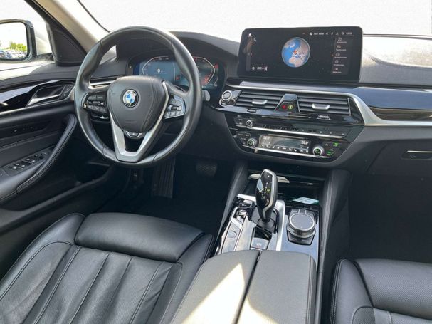 BMW 520d Touring Luxury Line 140 kW image number 10