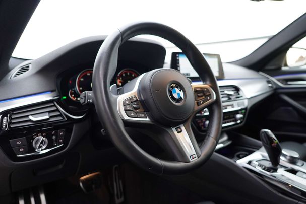 BMW 540i Touring xDrive 250 kW image number 11