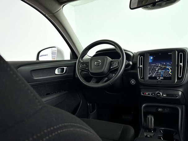 Volvo XC40 T2 Momentum 95 kW image number 5