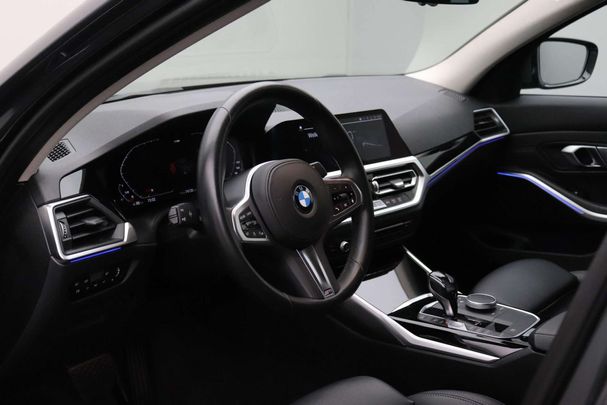 BMW 320i Sport Line 135 kW image number 11