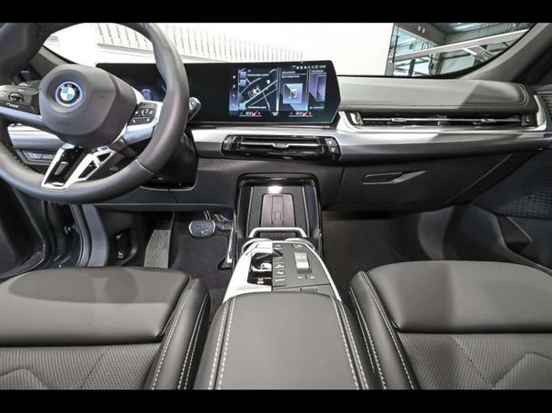 BMW iX1 xDrive 230 kW image number 7