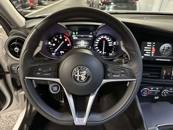 Alfa Romeo Giulia 2.2 AT8 142 kW image number 14