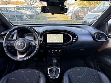 Car image 11