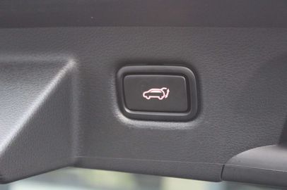 Car image 32