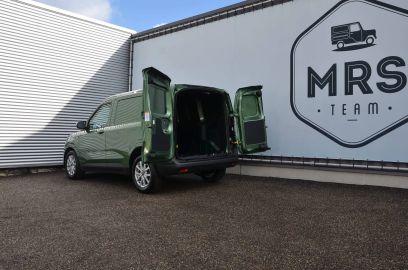 Car image 24