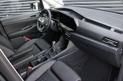 Car image 30