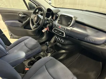 Car image 32