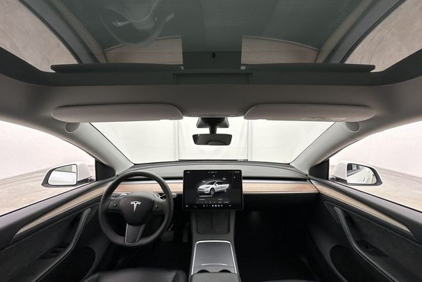 Tesla Model Y Long Range AWD 378 kW image number 13