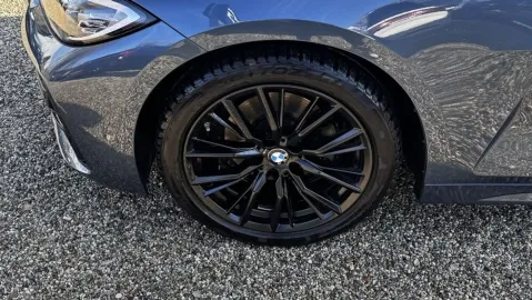 Car image 43