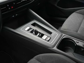 Car image 37