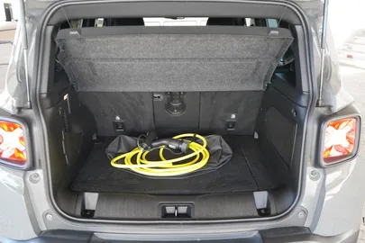 Car image 34