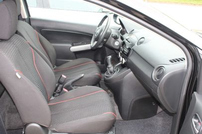 Car image 15