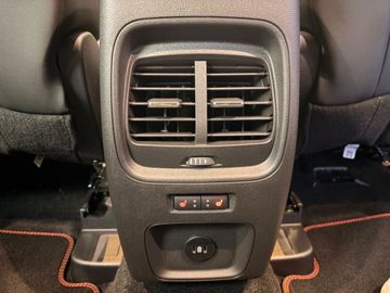 Car image 40