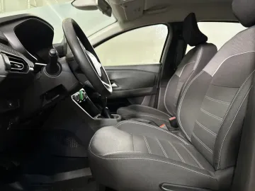 Car image 20