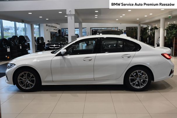 BMW 318i Sport Line 115 kW image number 19