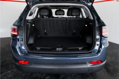 Car image 35
