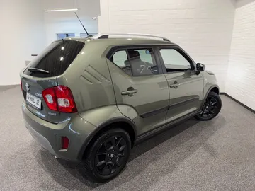 Car image 5
