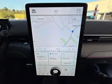 Car image 26