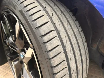 Car image 34
