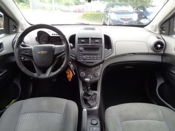 Car image 12