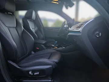 Car image 36