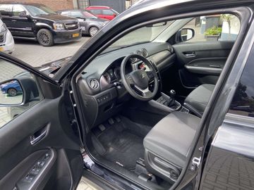 Car image 11