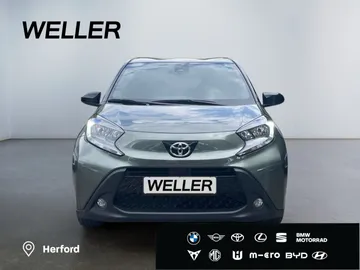 Car image 3