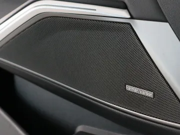 Car image 33