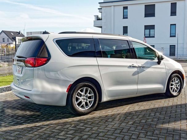 Chrysler Pacifica 214 kW image number 8