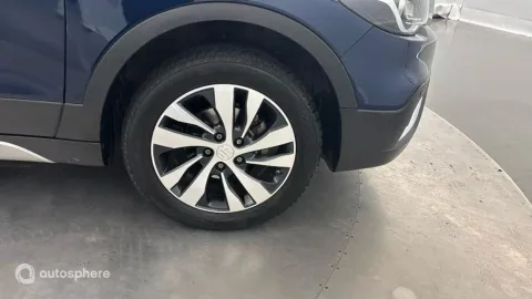 Car image 20