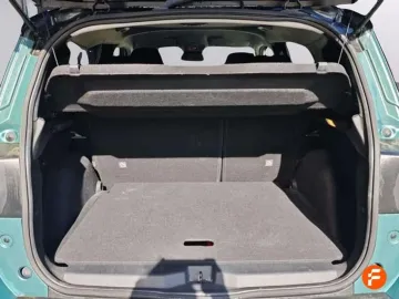 Car image 32