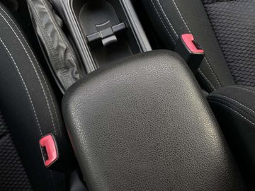 Car image 37