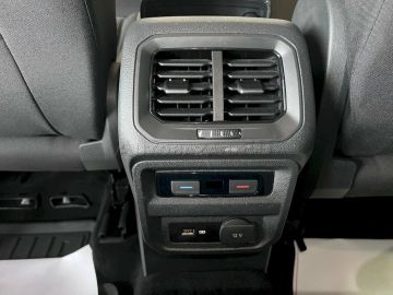 Car image 36