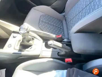 Car image 27
