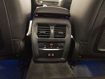 Car image 36