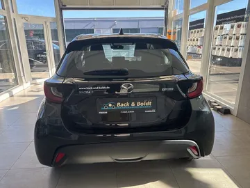 Car image 23
