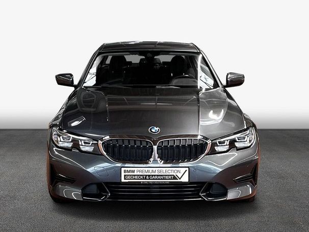 BMW 320d xDrive Sport Line 140 kW image number 2