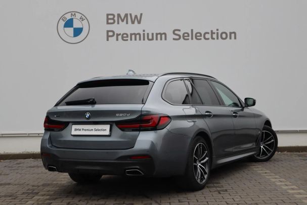 BMW 520d Touring xDrive 140 kW image number 2